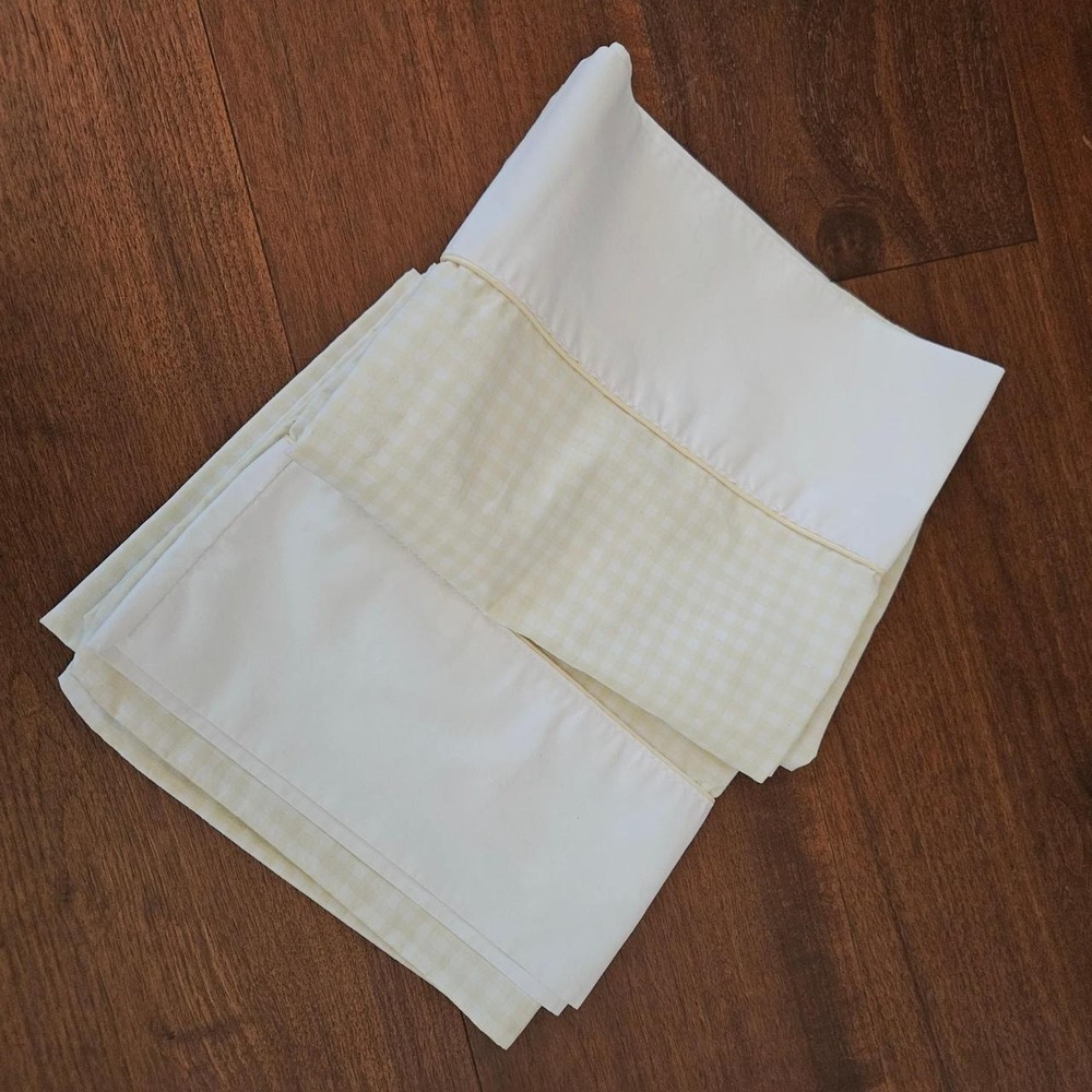 Vintage WestPoint Stevens Pair of Queen Pillowcases GinghamYellow White - Picture 6 of 6